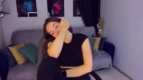 Snapshot of kristinalevis chatting on 12-06-24, 07:34 Kristina online show from 12-06-24, 07:34