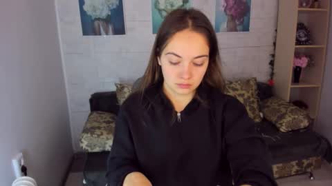 Snapshot of kristinalevis chatting on 01-06-25, 04:13 Kristina online show from 01-06-25, 04:13