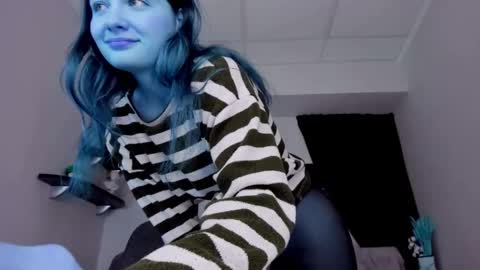 Snapshot of kristinalevis chatting on 01-25-25, 04:35 Kristina online show from 01-25-25, 04:35