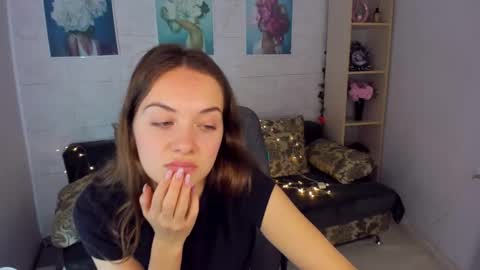 Snapshot of kristinalevis chatting on 01-27-25, 02:35 Kristina online show from 01-27-25, 02:35