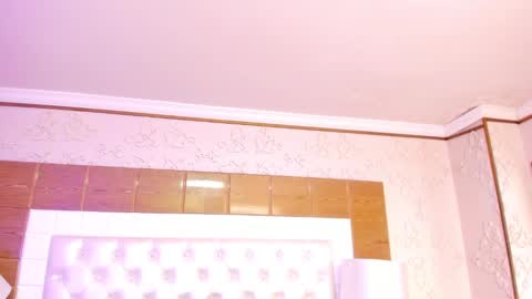 Snapshot of kristinels chatting on 01-08-25, 03:39 kristin online show from 01-08-25, 03:39