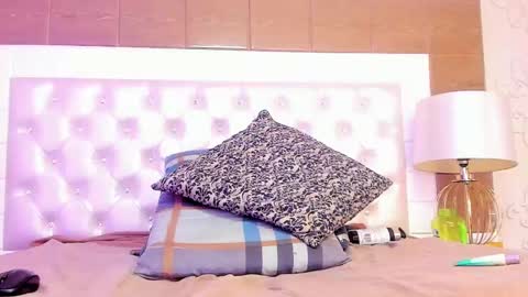 Snapshot of kristinels chatting on 02-13-25, 06:16 kristin online show from 02-13-25, 06:16