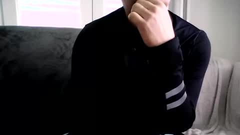 Snapshot of kristoffer220 chatting on 03-10-25, 11:21 kristoffer220 online show from 03-10-25, 11:21