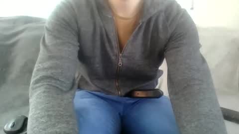 Snapshot of kristoffer220 chatting on 12-15-25, 01:04 kristoffer220 online show from 12-15-25, 01:04