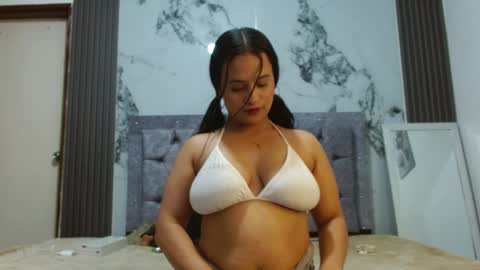 Snapshot of kristy_bennet1 chatting on 05-14-26, 07:53 Kristy online show from 05-14-26, 07:53