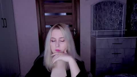 Kristy online show from 04-12-26, 09:09