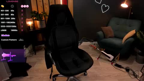 Snapshot of kristy_rayyy chatting on 09-28-25, 03:23 Monika online show from 09-28-25, 03:23