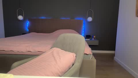 Kristi online show from 09-30-25, 04:17