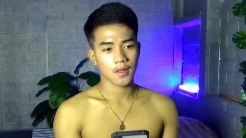 kritthanarkorn online show from 12-21-25, 07:59