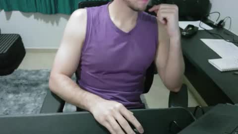 Snapshot of krocr_iras chatting on 12-05-25, 01:36 Lucas Edu online show from 12-05-25, 01:36