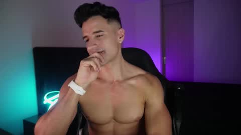 Snapshot of krops_ chatting on 11-29-25, 07:33 KROPS online show from 11-29-25, 07:33