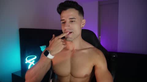 Snapshot of krops_ chatting on 12-17-25, 05:13 KROPS online show from 12-17-25, 05:13