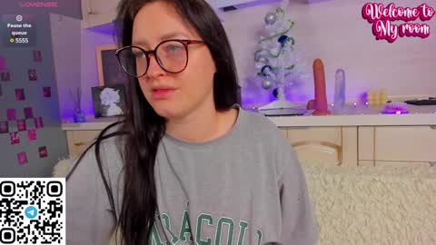 Snapshot of kruela_eva chatting on 01-03-25, 11:44 Kruela GTM3Tue Wed Thu Fri Sun 0400 am-1030pm online show from 01-03-25, 11:44