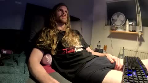 Snapshot of krullz123 chatting on 12-01-25, 08:14 Krullz online show from 12-01-25, 08:14