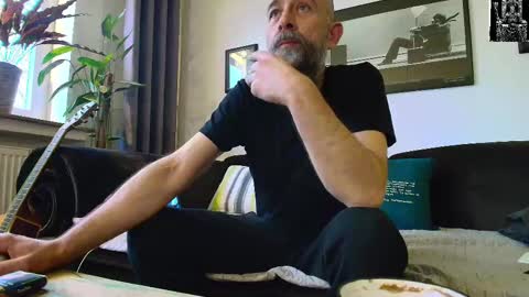 Snapshot of krummersaebel chatting on 02-25-25, 04:31 krummersaebel online show from 02-25-25, 04:31