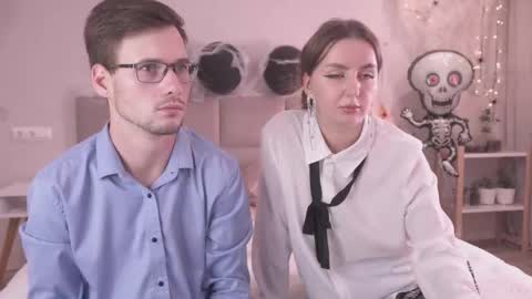 Snapshot of krutfrut chatting on 10-29-25, 03:25 Fluffy and Krut online show from 10-29-25, 03:25