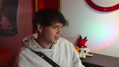 Snapshot of krye_x chatting on 09-28-25, 09:25 Zack online show from 09-28-25, 09:25