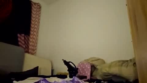 Snapshot of kryptoni18435 chatting on 11-25-25, 02:11 Tommy online show from 11-25-25, 02:11