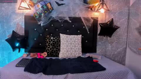 Kystal Taylor online show from 10-17-25, 11:57