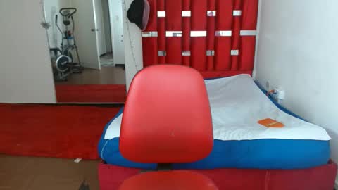 KRYSTAL THOMSON online show from 10-28-25, 03:58