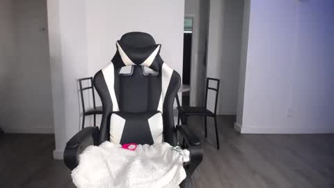 Krystal Blake online show from 09-10-25, 06:19