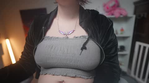 Snapshot of krystalsyxx chatting on 02-03-25, 04:57 Krystal Syx online show from 02-03-25, 04:57