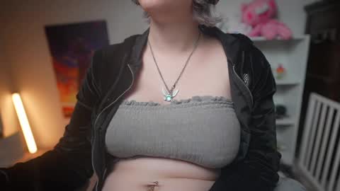 Snapshot of krystalsyxx chatting on 02-14-25, 03:54 Krystal Syx online show from 02-14-25, 03:54