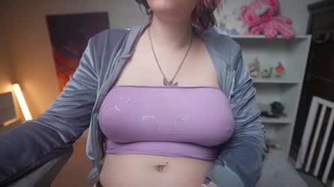 Snapshot of krystalsyxx chatting on 02-25-25, 04:57 Krystal Syx online show from 02-25-25, 04:57