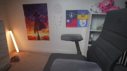 Snapshot of krystalsyxx chatting on 03-07-25, 02:25 Krystal Syx online show from 03-07-25, 02:25