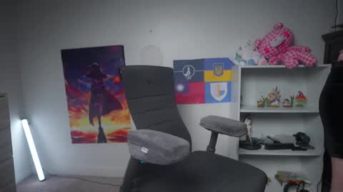 Snapshot of krystalsyxx chatting on 03-08-25, 05:11 Krystal Syx online show from 03-08-25, 05:11