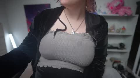 Snapshot of krystalsyxx chatting on 03-08-25, 08:14 Krystal Syx online show from 03-08-25, 08:14