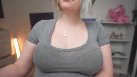 Snapshot of krystalsyxx chatting on 11-09-25, 09:13 Krystal Syx online show from 11-09-25, 09:13