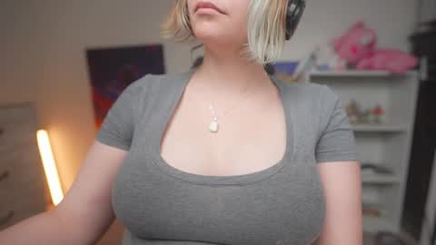 Snapshot of krystalsyxx chatting on 11-15-25, 10:37 Krystal Syx online show from 11-15-25, 10:37