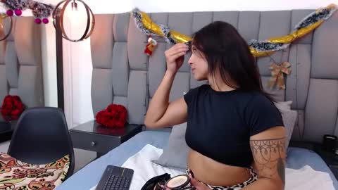 Snapshot of krystenfit chatting on 12-31-24, 04:25 kristenfit online show from 12-31-24, 04:25