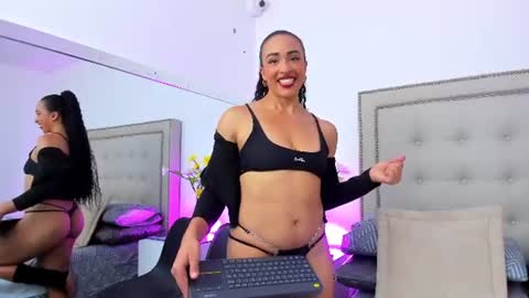 Snapshot of krystenfit chatting on 07-29-26, 01:53 kristenfit online show from 07-29-26, 01:53