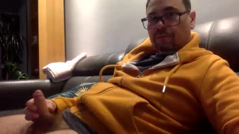 krzysztof1977 online show from 04-09-26, 10:15