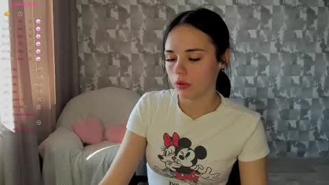 Snapshot of kseni_a chatting on 09-29-25, 10:09 Ksenia online show from 09-29-25, 10:09