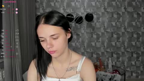 Snapshot of kseni_a chatting on 10-30-25, 02:51 Ksenia online show from 10-30-25, 02:51