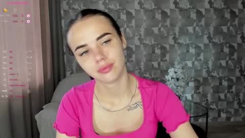 Snapshot of kseni_a chatting on 11-25-25, 10:59 Ksenia online show from 11-25-25, 10:59