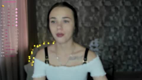 Snapshot of kseni_a chatting on 12-14-25, 10:42 Ksenia online show from 12-14-25, 10:42