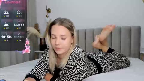 Lady online show from 09-21-25, 09:16