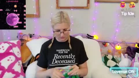 Samantha online show from 10-22-25, 03:12