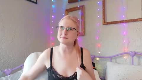 Samantha online show from 03-22-26, 11:08