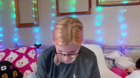 Samantha online show from 04-22-26, 11:23