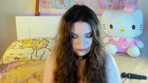 Snapshot of kuraii_ chatting on 01-14-25, 12:11 Anna online show from 01-14-25, 12:11