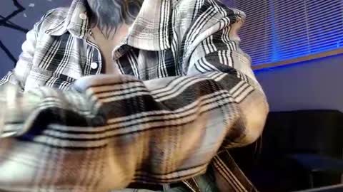 kuregari_xs online show from 10-09-25, 05:05