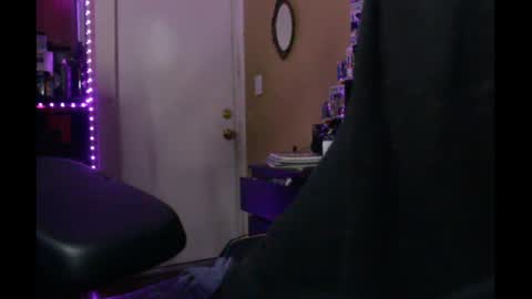 Snapshot of kushgoth chatting on 09-29-25, 04:17 Kushgoth online show from 09-29-25, 04:17