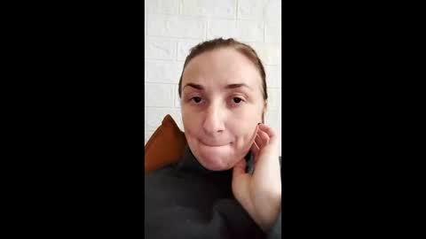 Snapshot of kusia032132 chatting on 12-17-25, 07:47 kusia032132 online show from 12-17-25, 07:47