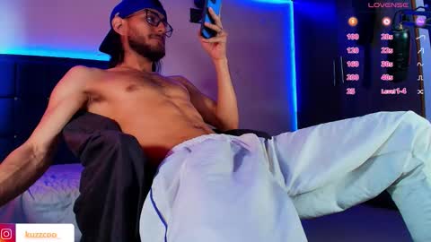 kuzzcoo online show from 11-03-25, 03:35