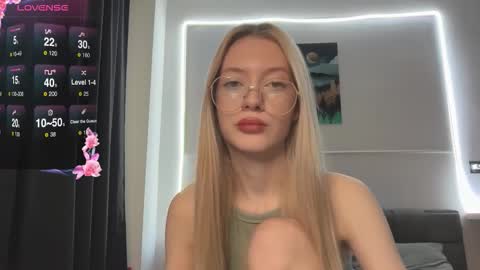 Snapshot of kvetapin chatting on 02-09-26, 12:20 Bella and Alexandra online show from 02-09-26, 12:20